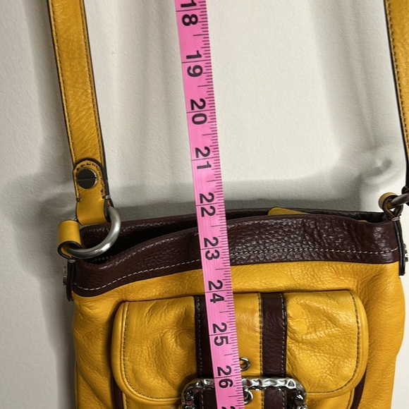 B. Makowsky Yellow and Brown cheetah print interior Crossbody purse w/dust bag - Picture 10 of 13